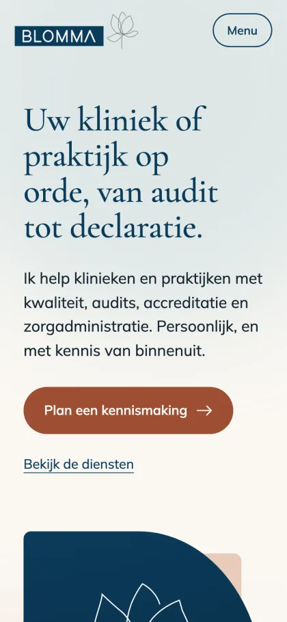 De homepage van Blomma Zorgadvies op een telefoon